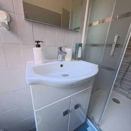 Apartman Carla - 8 Min - Terrace & Box *