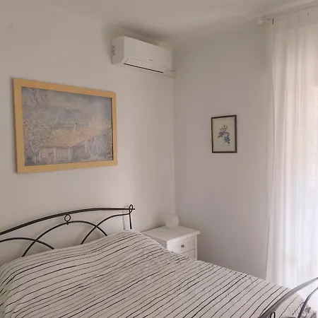 Carla - 8 Min - Terrace & Box Apartman Camogli