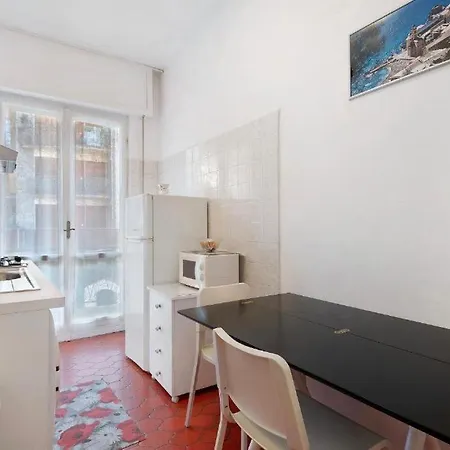 Carla - 8 Min - Terrace & Box Camogli